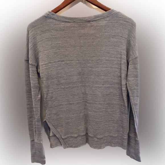 Forever 21 - Grey long-sleeve top, Size Small - Picture 2 of 3